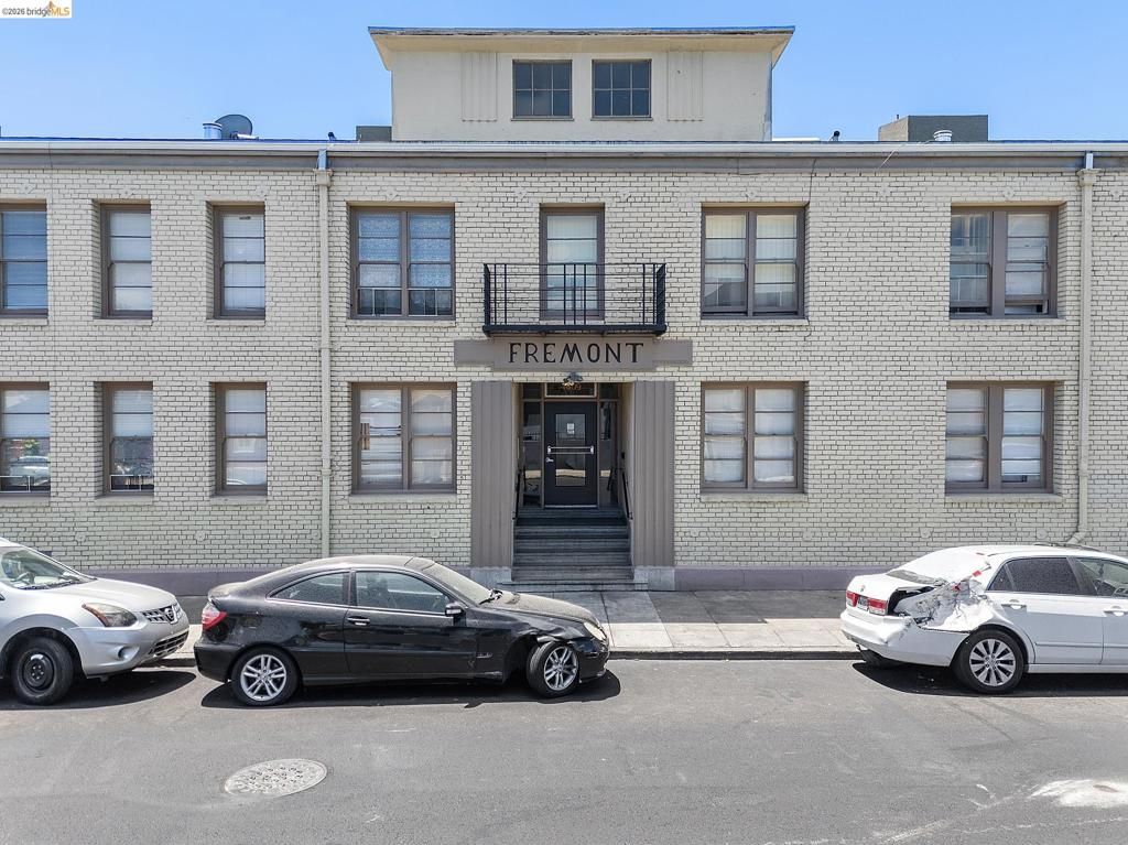 Image 1 of property listing at 4609 Bond St, Oakland, CA 94601