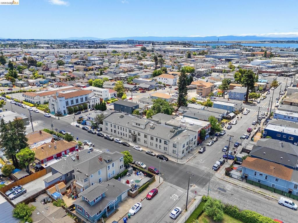 Image 17 of property listing at 4609 Bond St, Oakland, CA 94601
