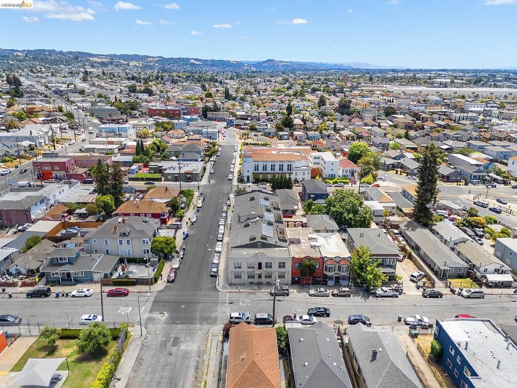 Image 18 of property listing at 4609 Bond St, Oakland, CA 94601