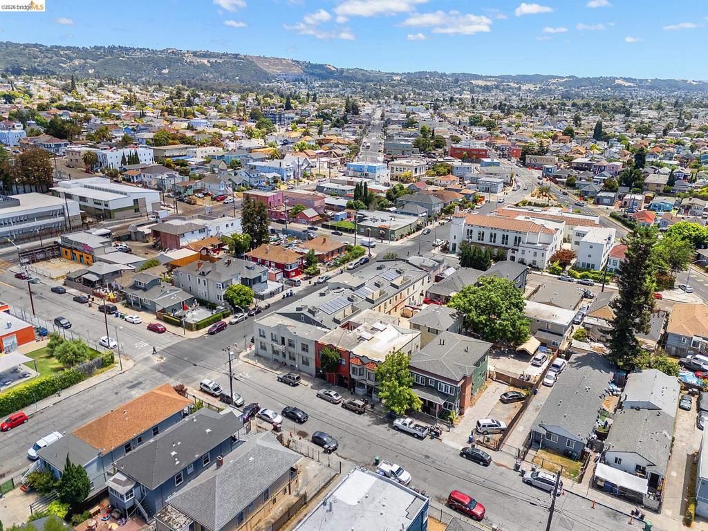 Image 19 of property listing at 4609 Bond St, Oakland, CA 94601