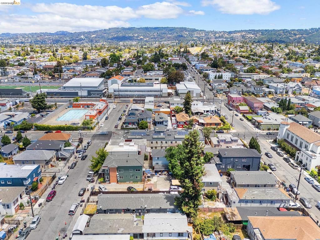 Image 20 of property listing at 4609 Bond St, Oakland, CA 94601