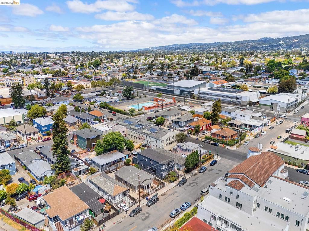 Image 21 of property listing at 4609 Bond St, Oakland, CA 94601