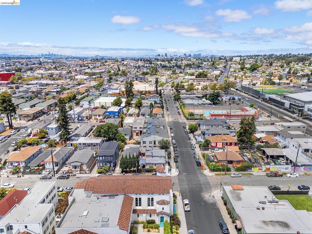 Image 22 of property listing at 4609 Bond St, Oakland, CA 94601