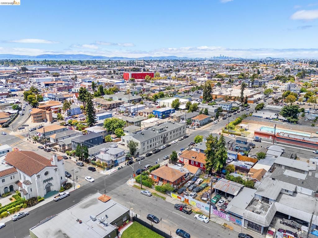 Image 23 of property listing at 4609 Bond St, Oakland, CA 94601