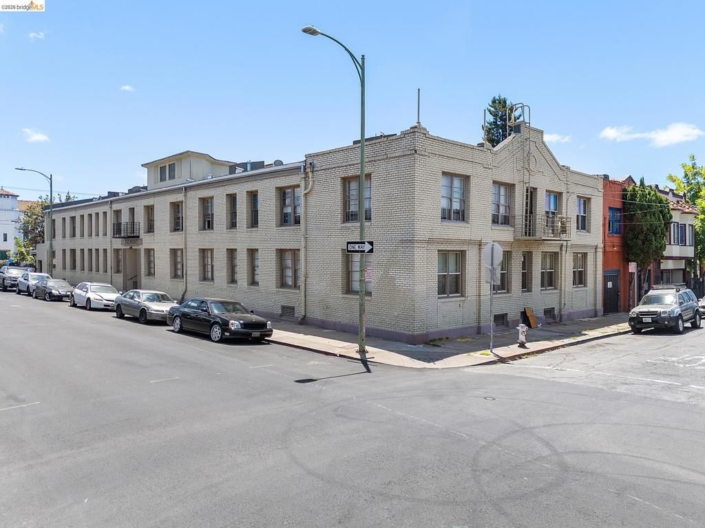Image 26 of property listing at 4609 Bond St, Oakland, CA 94601