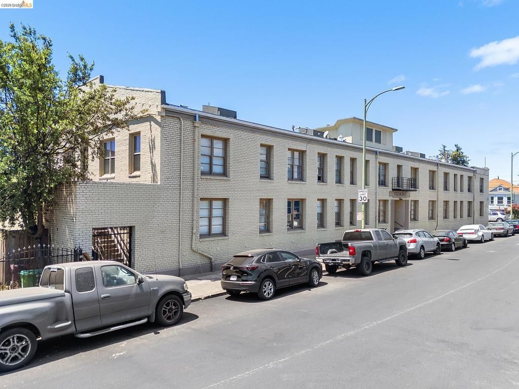 Image 27 of property listing at 4609 Bond St, Oakland, CA 94601