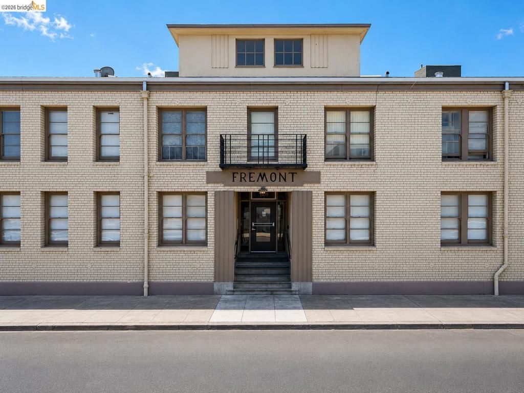 Image 30 of property listing at 4609 Bond St, Oakland, CA 94601