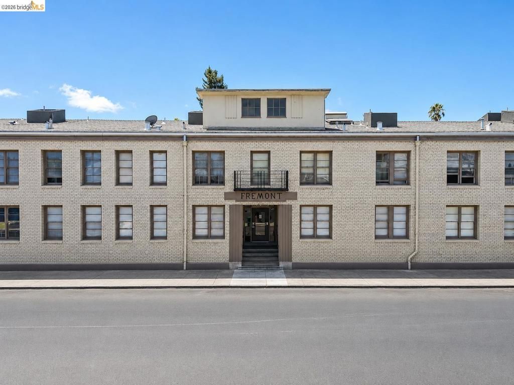 Image 31 of property listing at 4609 Bond St, Oakland, CA 94601