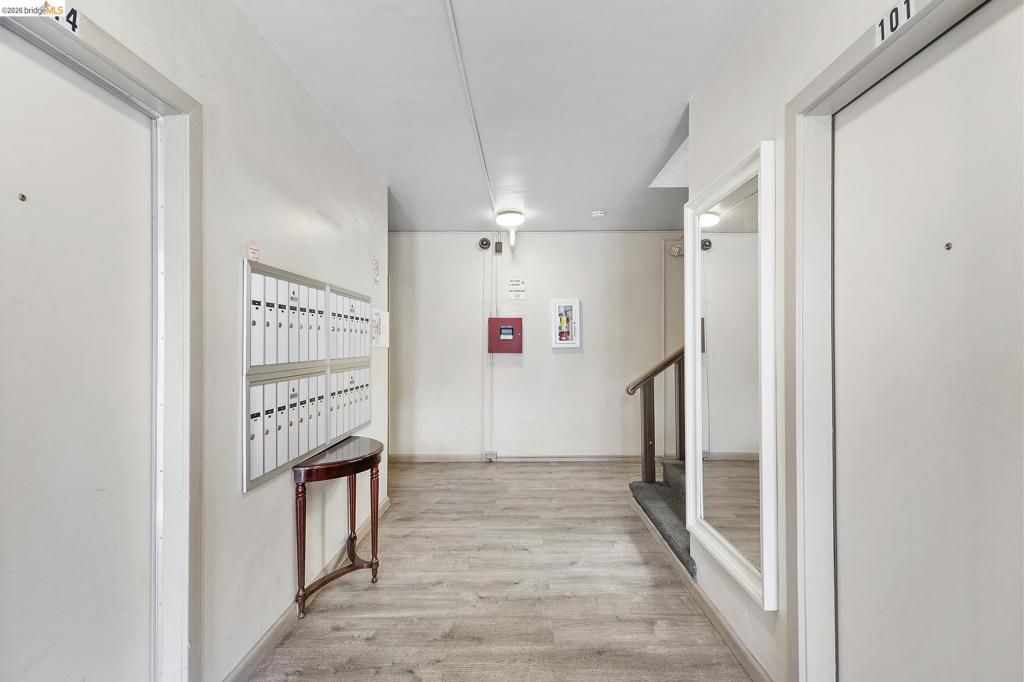 Image 4 of property listing at 4609 Bond St, Oakland, CA 94601
