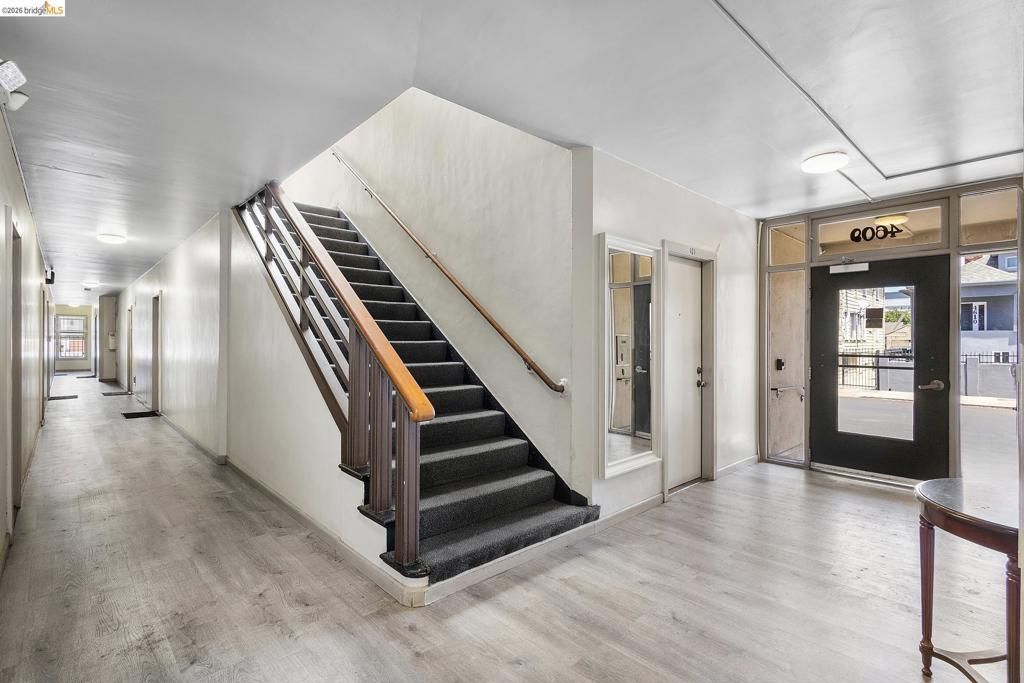 Image 5 of property listing at 4609 Bond St, Oakland, CA 94601