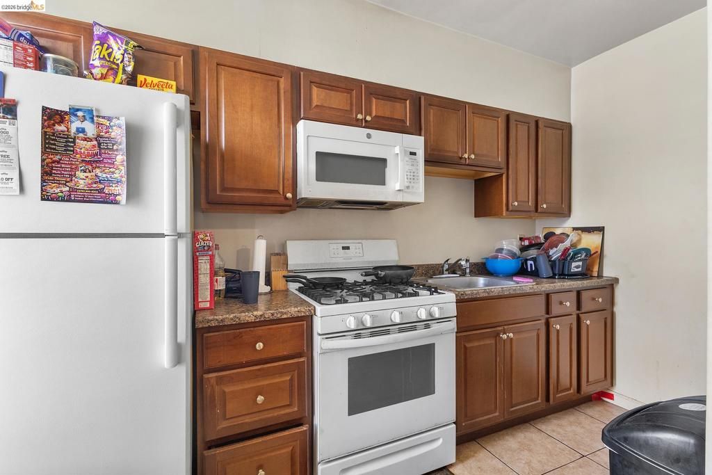 Image 7 of property listing at 4609 Bond St, Oakland, CA 94601