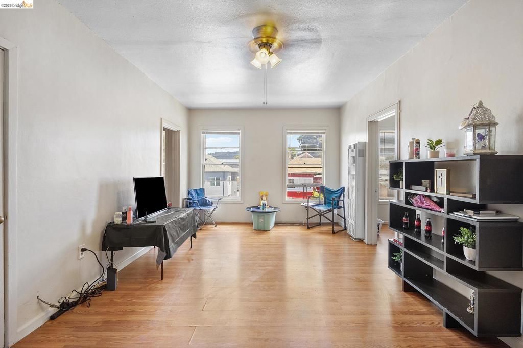 Image 9 of property listing at 4609 Bond St, Oakland, CA 94601
