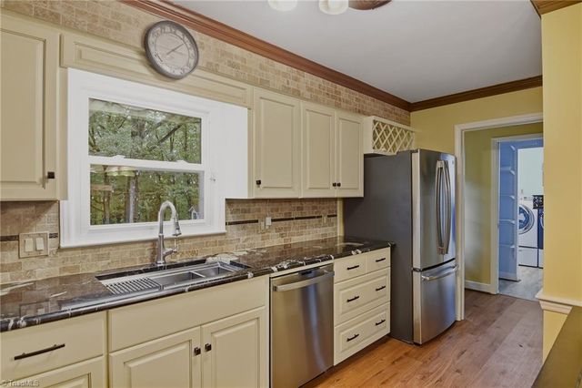 5806 Carriage Lane, Greensboro, NC 27410