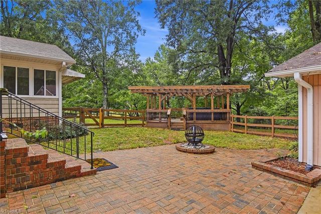 5806 Carriage Lane, Greensboro, NC 27410