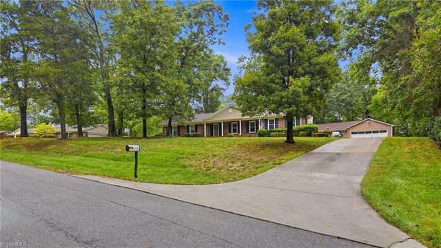 5806 Carriage Lane, Greensboro, NC 27410