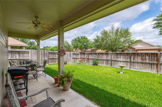 1201 N Riviera Circle, Pearland, TX 77581