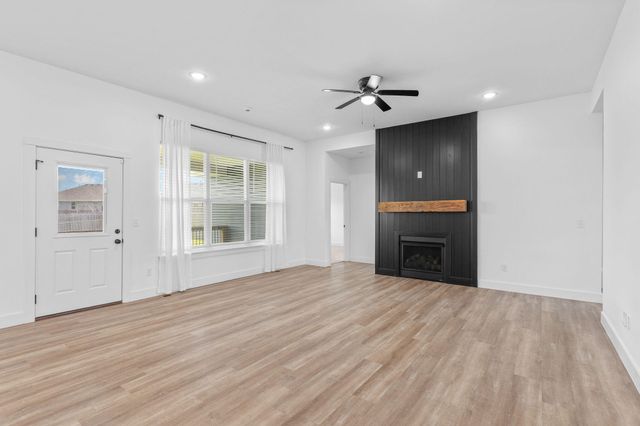1312 S Birch Avenue, Springfield, MO 65802