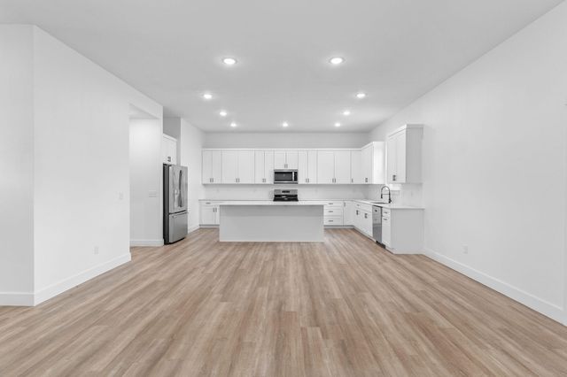 1312 S Birch Avenue, Springfield, MO 65802
