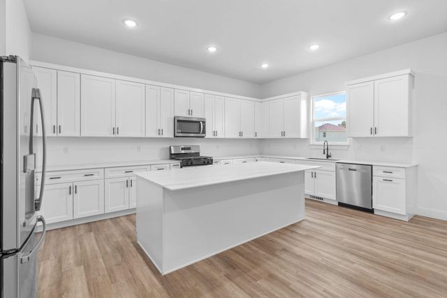 1312 S Birch Avenue, Springfield, MO 65802