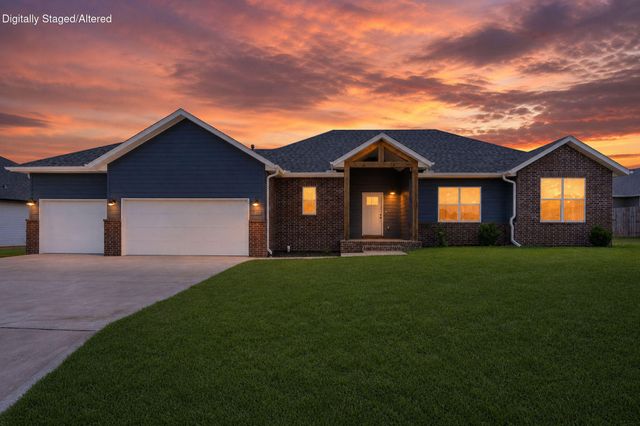 1312 S Birch Avenue, Springfield, MO 65802