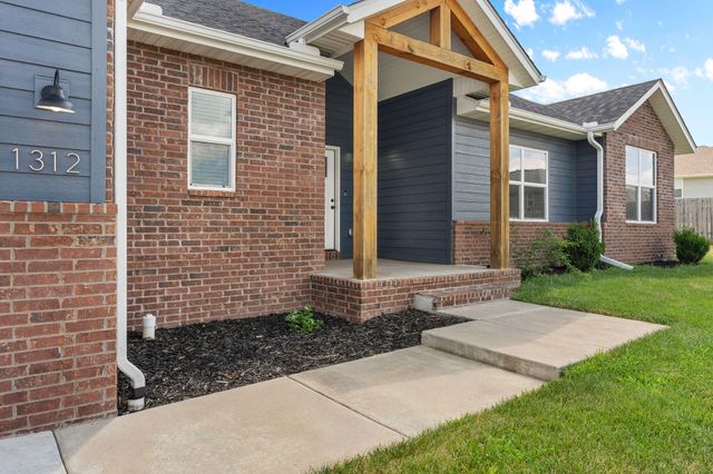 1312 S Birch Avenue, Springfield, MO 65802
