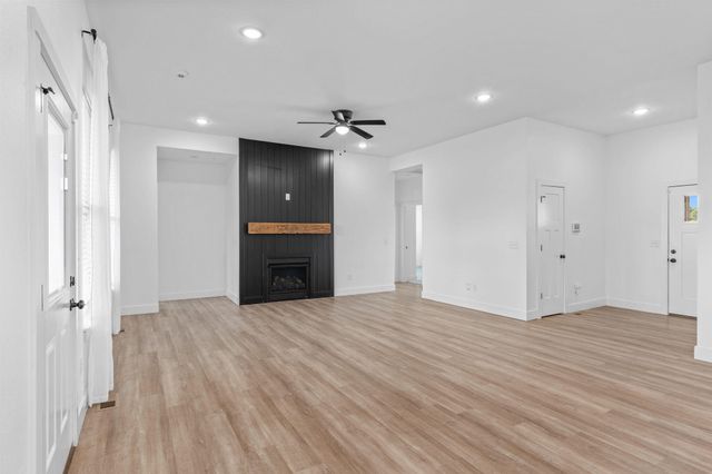 1312 S Birch Avenue, Springfield, MO 65802