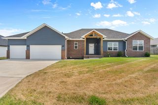 1312 S Birch Avenue, Springfield, MO 65802