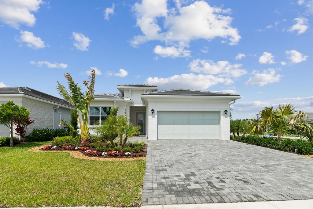 10118 Driftwood Way, Palm Beach Gardens, FL 33412