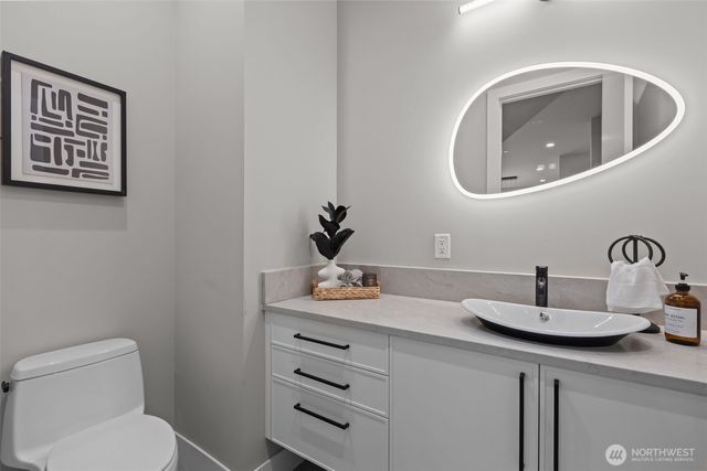 904 N 33rd Place, Renton, WA 98056