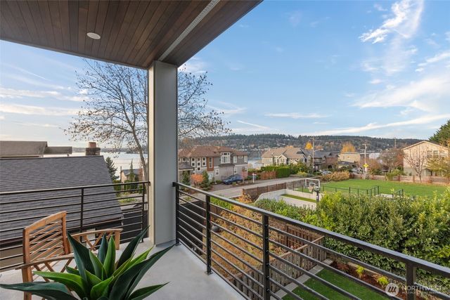 904 N 33rd Place, Renton, WA 98056