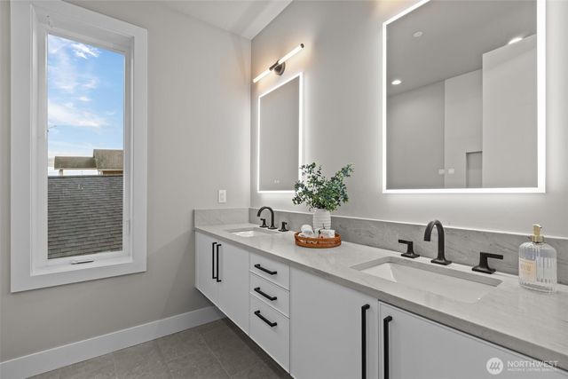 904 N 33rd Place, Renton, WA 98056