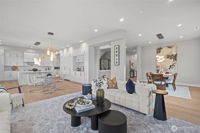 904 N 33rd Place, Renton, WA 98056