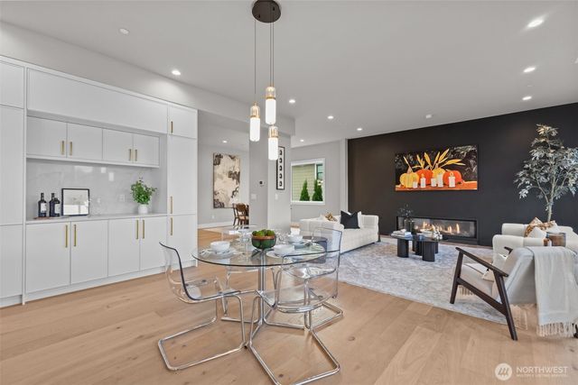 904 N 33rd Place, Renton, WA 98056