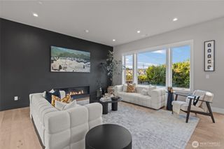 904 N 33rd Place, Renton, WA 98056