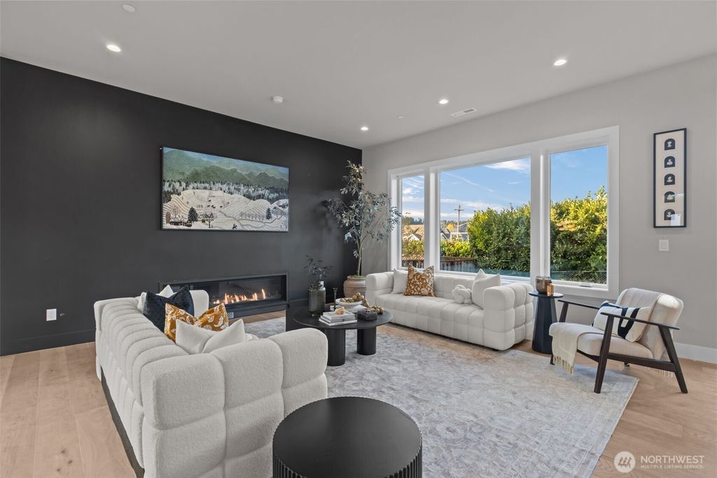 904 N 33rd Place, Renton, WA 98056