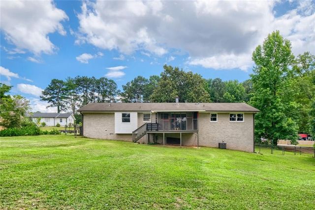 2376 Falls River Drive, Lithia Springs, GA 30122