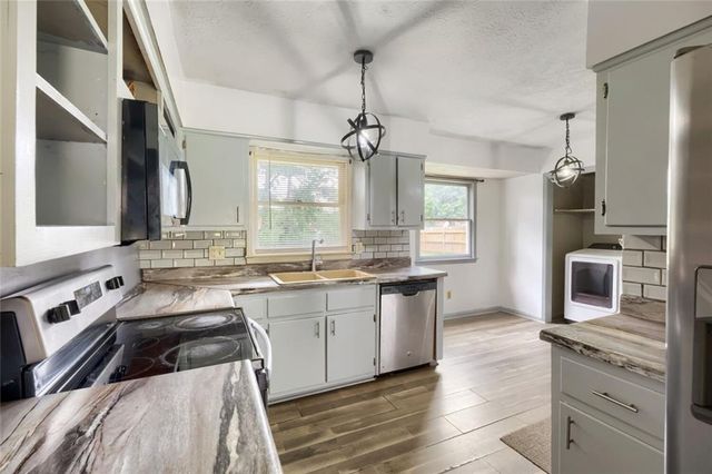 2376 Falls River Drive, Lithia Springs, GA 30122