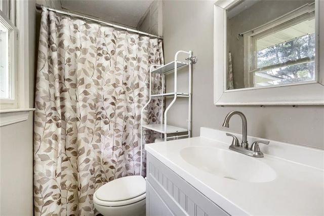 2376 Falls River Drive, Lithia Springs, GA 30122