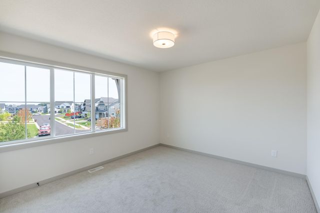 5036 Airlake Draw, Woodbury, MN 55129