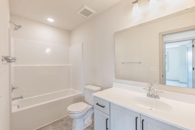 5036 Airlake Draw, Woodbury, MN 55129