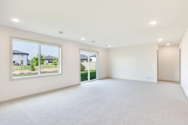 5036 Airlake Draw, Woodbury, MN 55129