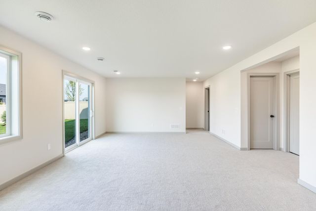 5036 Airlake Draw, Woodbury, MN 55129