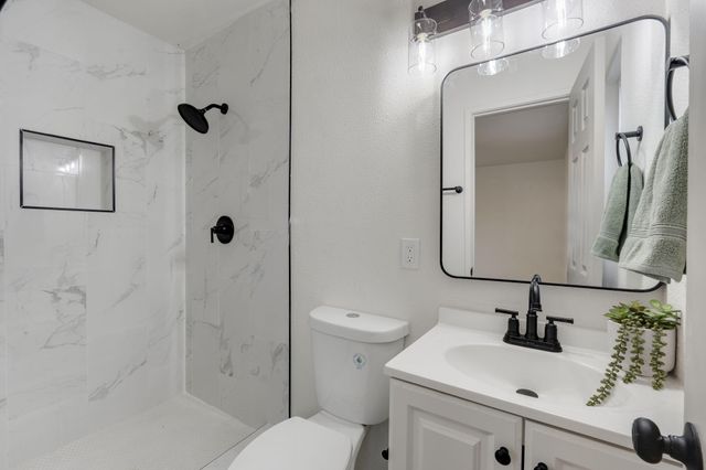 7715 Haines Avenue NE, Albuquerque, NM 87110