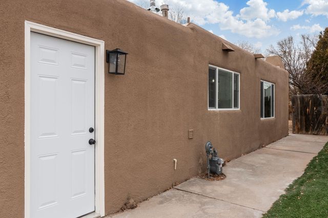 7715 Haines Avenue NE, Albuquerque, NM 87110