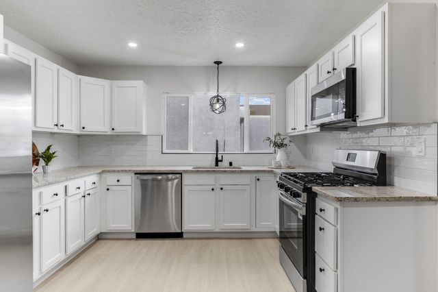 7715 Haines Avenue NE, Albuquerque, NM 87110