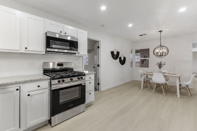 7715 Haines Avenue NE, Albuquerque, NM 87110