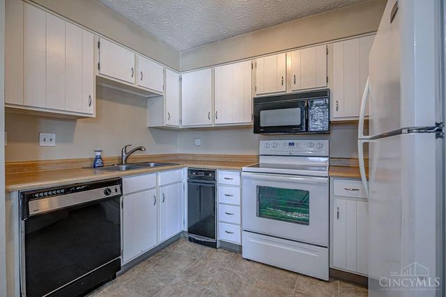 6 Camelot Court, Fairfield, OH 45014