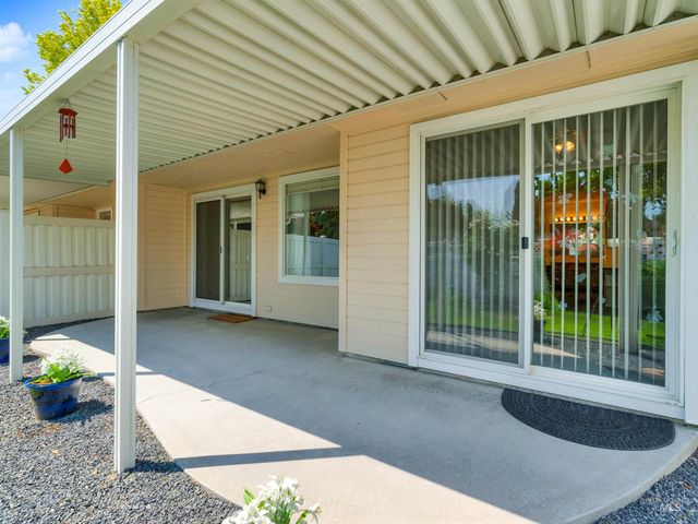 3369 W Fieldstream Ln, Meridian, ID 83646