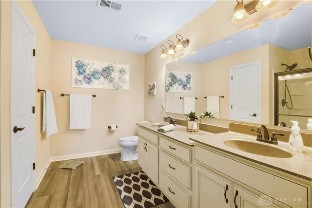 5 Old Pond Road, Springboro, OH 45066