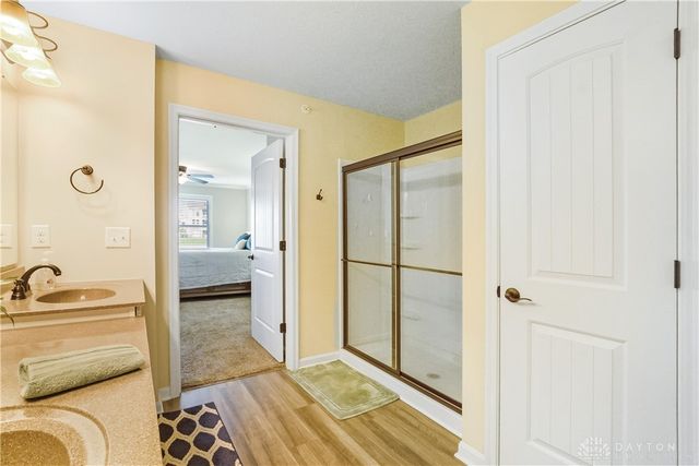 5 Old Pond Road, Springboro, OH 45066